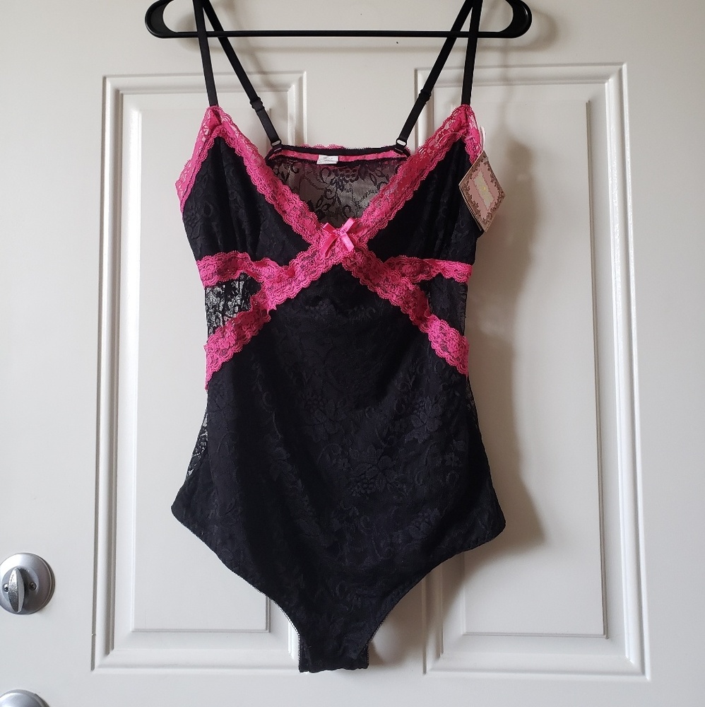 Soleil Sucre black and pink lingerie Size L NWT
